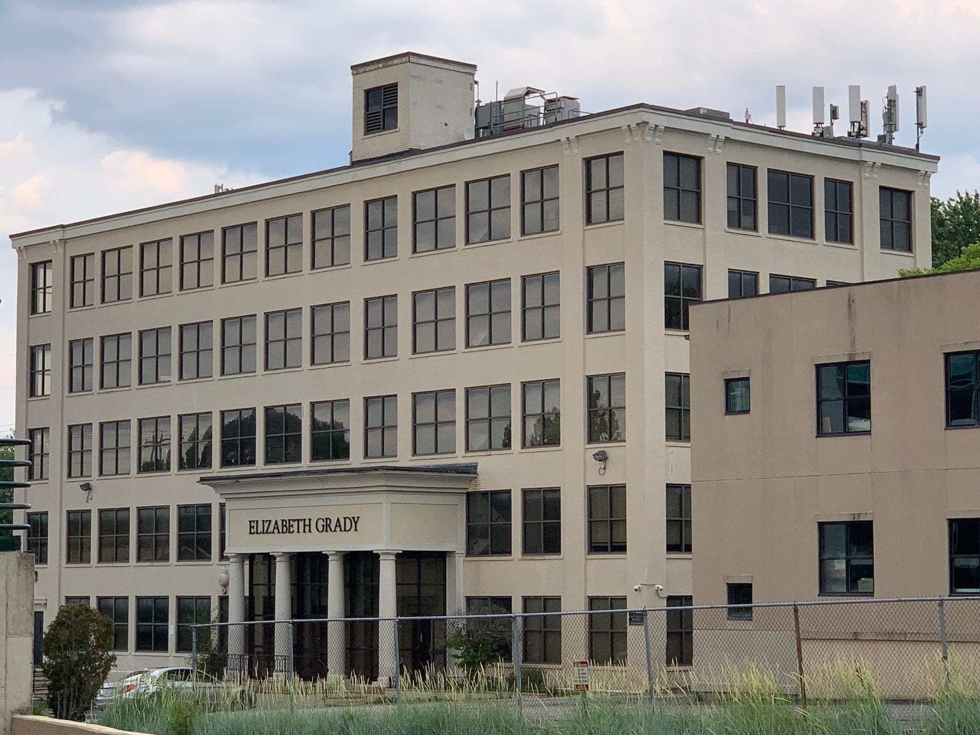 Vida Real Church in discussions to buy Elizabeth Grady buildings on Boston Ave.