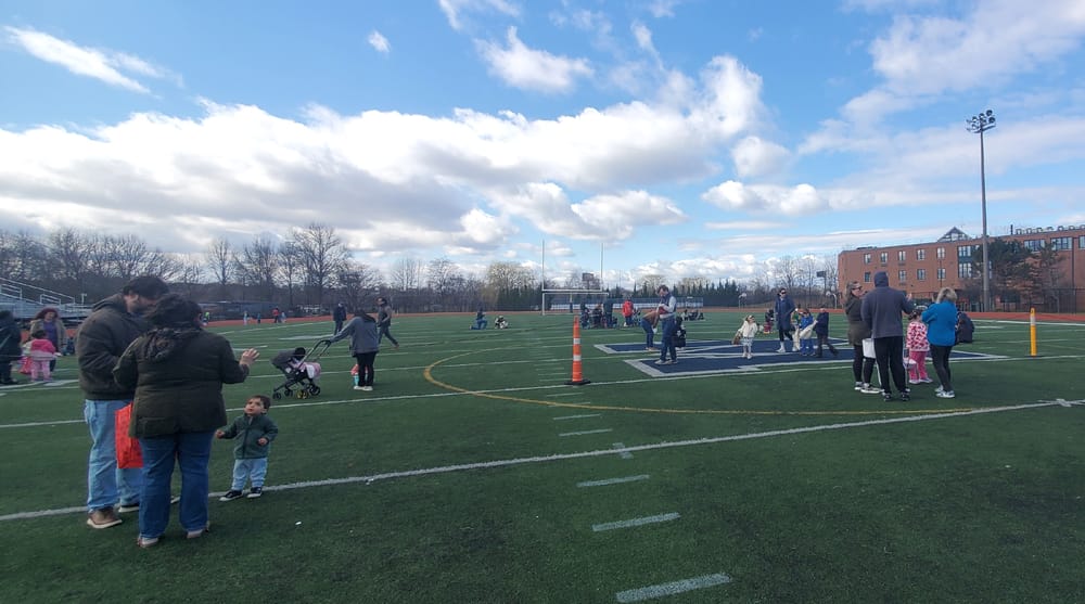 Medford’s annual Egg Dash brings families out to Hormel post image