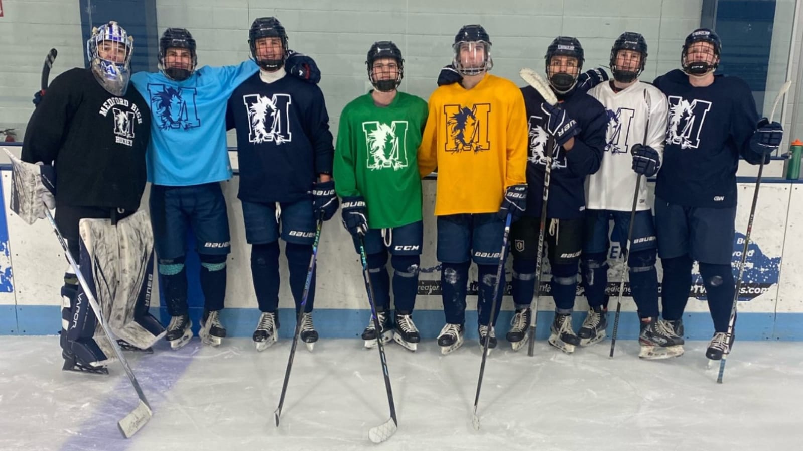 Medford boys hockey falls to Wellesley in D1 State Tournament post image