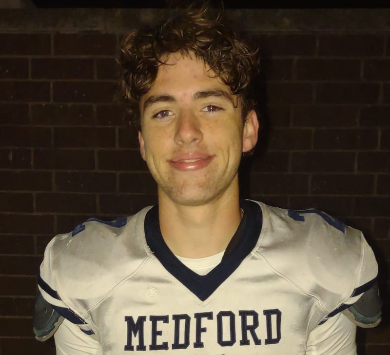 Medford football team clips Chelsea 22-6 post image