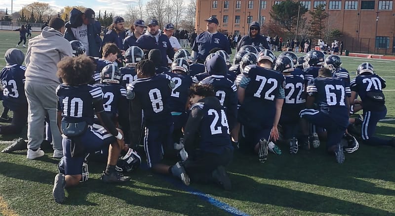 Medford falls to Malden 20-8 in Thanksgiving classic post image